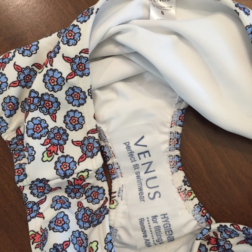 NWOT Venus Mid Rise Bikini Swim Bottoms White with Blue Flowers - Picture 5 of 7